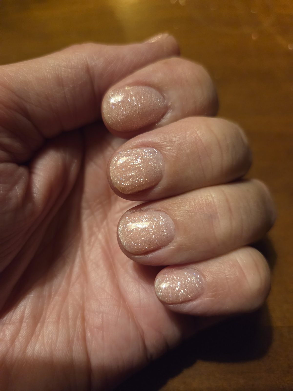 De nude glitternagels van Jacqueline Kamphuis